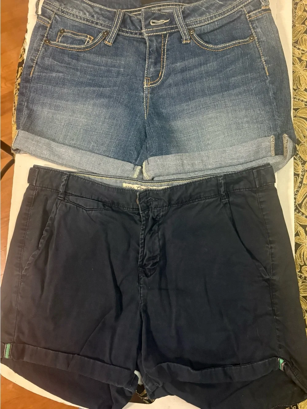 6 pair women's shorts- sizes 4 & 5, Arizona, Zara, etc.